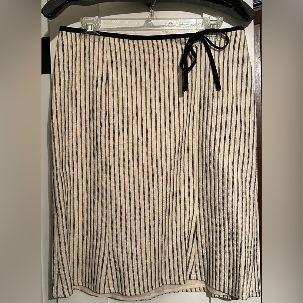 Nanette Lepore pencil skirt with bow details